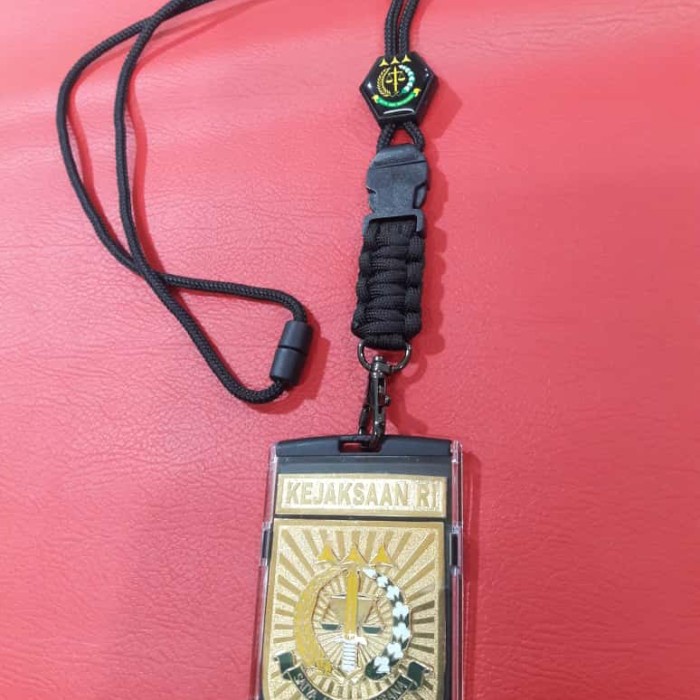 

tactical lanyard. id card logam sepuh emas.kejaksaan Kode 200