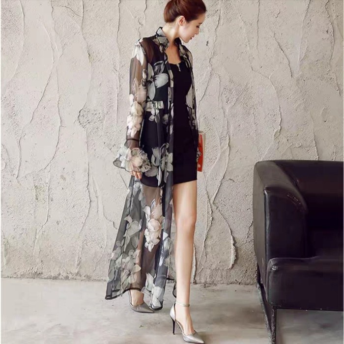 Long Outer Pantai Trasnparan Baju Luaran Wanita Lengan Panjang Bunga