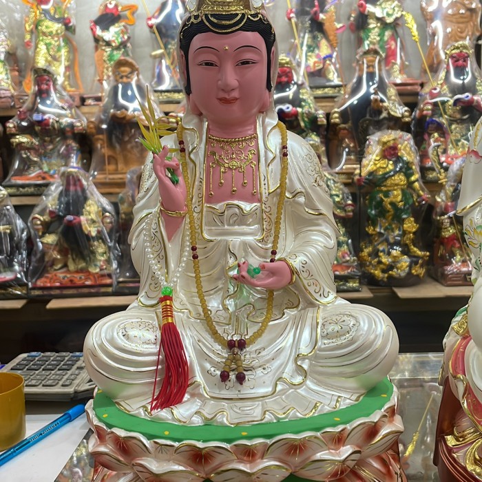 Svetlana Patung Dewi Kwan Im / Kuan Im Duduk Kayu 16In