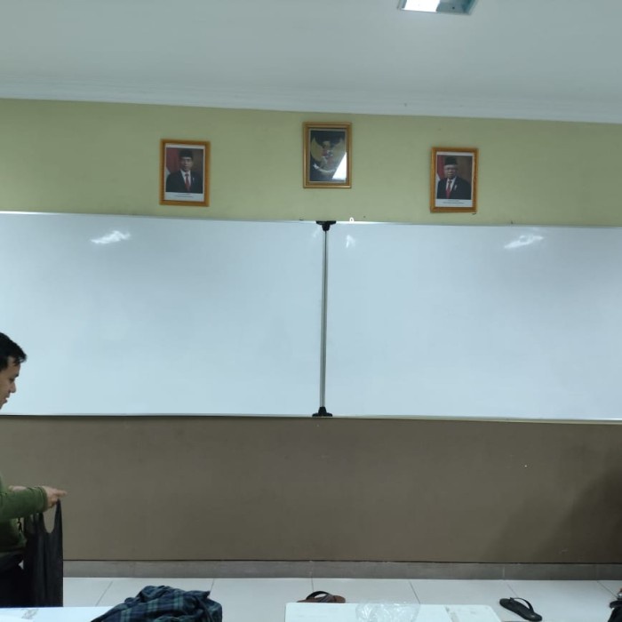

Papan Tulis Multiplex 15mm 240x120cm