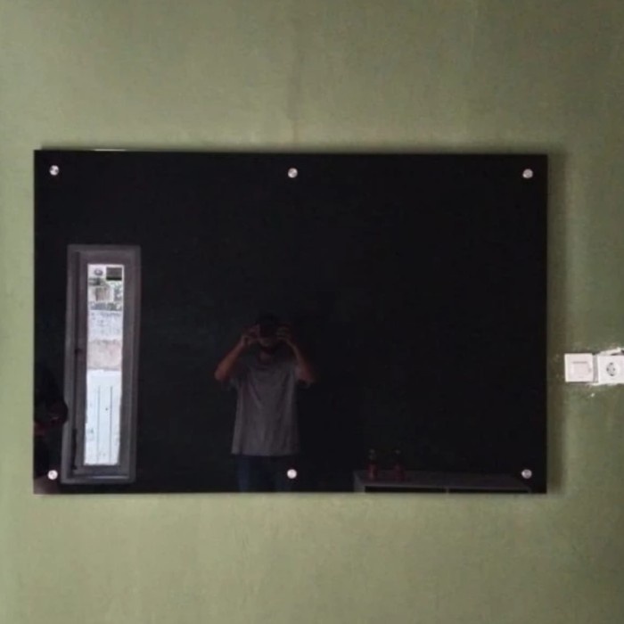 

Glassboard Hitam UK 100x160 cm