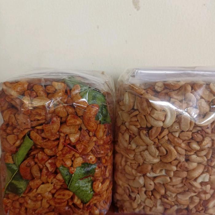 

terbaru !!! bundling kacang mete remukan pedas manis dan remukan goreng @500gr ready