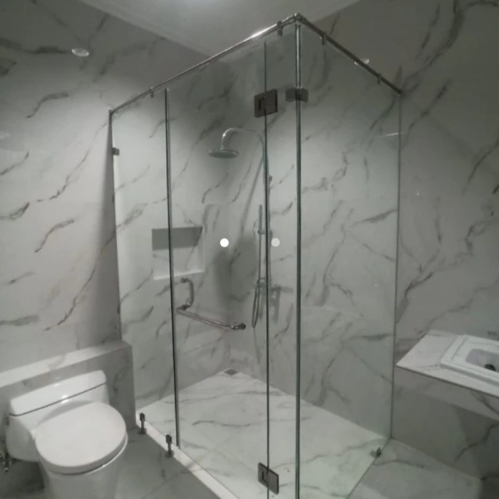 Shower box( kaca tempred 10mm)