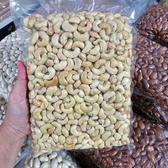 

terbaru !!! kacang mede panggang 1kg metewonogiri ready
