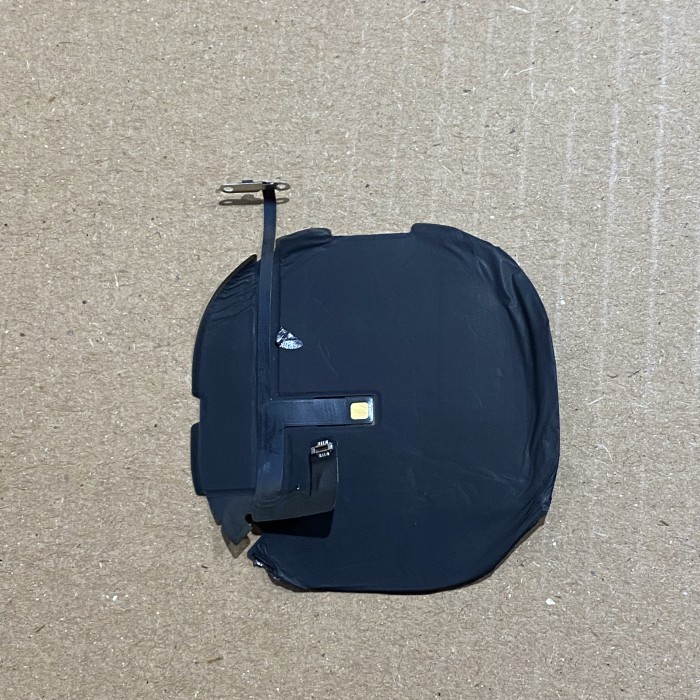 flexible wireless charger charging iphone xr