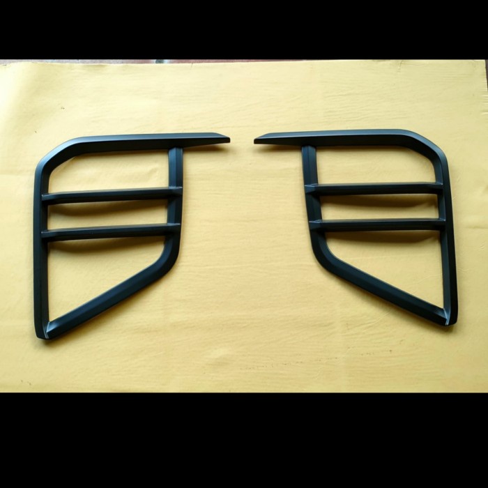 Pajero Sport 2021 - Garnish Lampu Depan Headlight Garnish Black Hitam