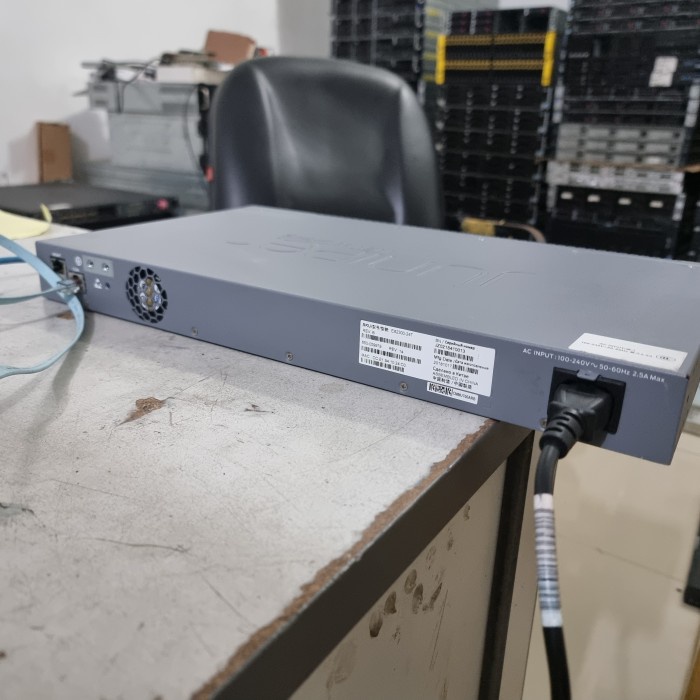 Juniper EX2300-24T 24 Port Gigabit + 4 SFP+ 10G Swit Managable