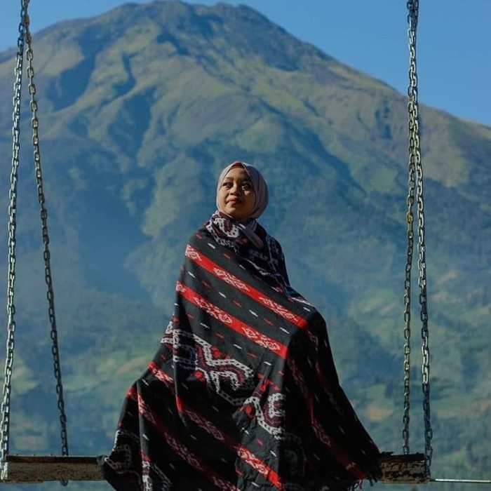 Kain Tenun Blangket Motif Toraja Hitam