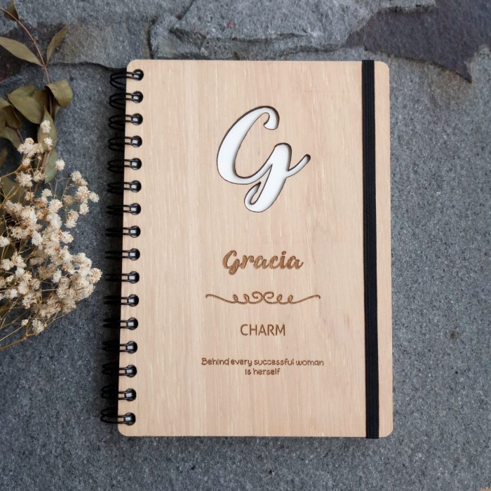 

buku jurnal kayu A5 l wooden notebook custom l buku kayu grafir nama TERLARIS/TERMURAH/TERPOPULER