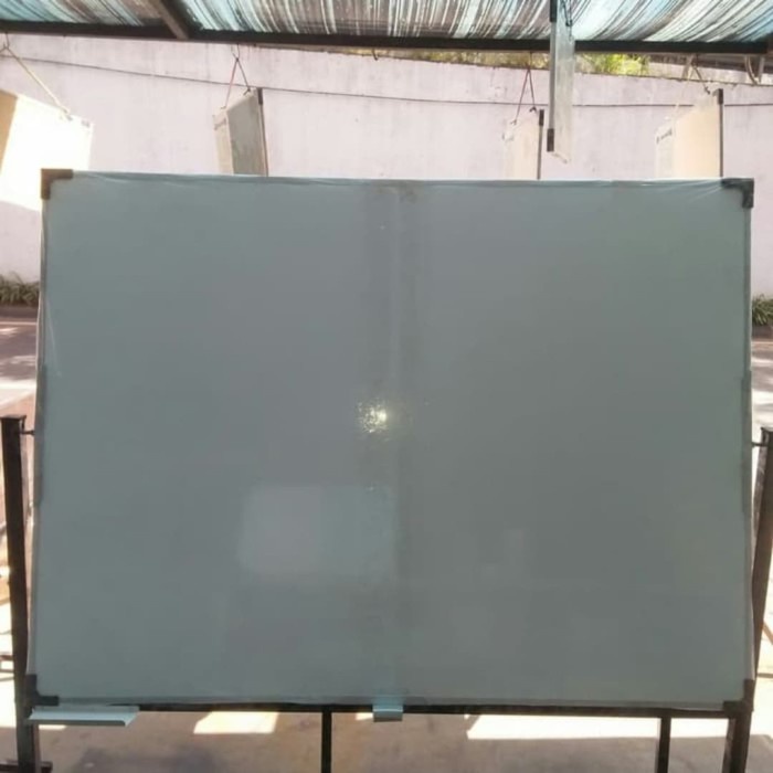 

Ready Whiteboard Stand 90 X 120 Papan Tulis + Kaki 120 X 90