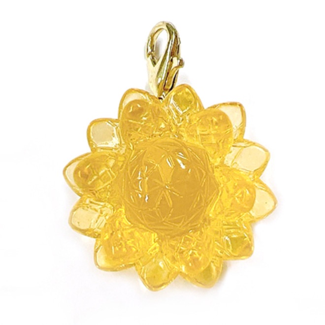 

Terlaris Sailor Moon Store original charm collection gold crystal cosplay SALE