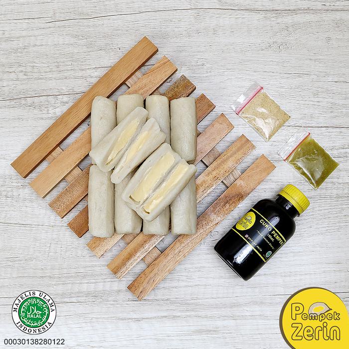 

SALE !!! PEMPEK ZERIN - PAKET KEJU 10 PCS + CUKO 150ML, KHAS PALEMBANG, 100% IKAN TENGGIRI, VAKUM