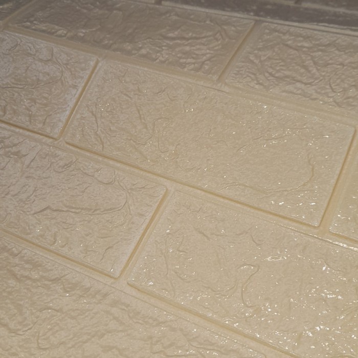 Wallpaper Dinding 3d Foam Bata Cream 70x77 cm Motif Bata Krem