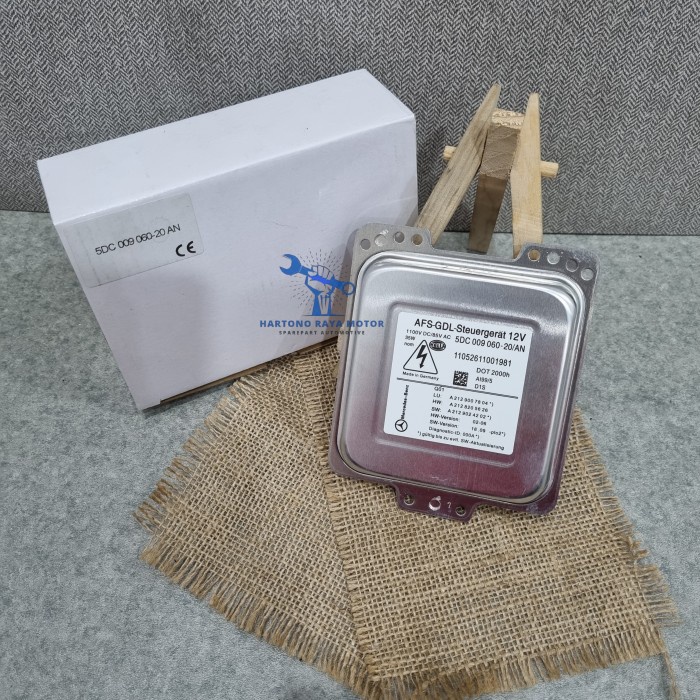 Ballast HID Xenon Mercedes Benz W212 E300 E250 Modul Lampu W212 Ori