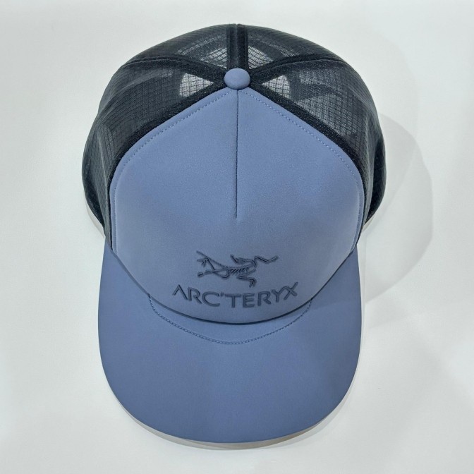 TOP TOPI ORIGINAL ARCTERYX BIRD WORD TRUCKER CURVED HAT -
