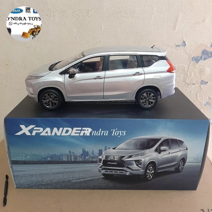 PROMO Diecast Miniatur Mobil Xpander Dealer Box Mitsubishi Motors Skala 43