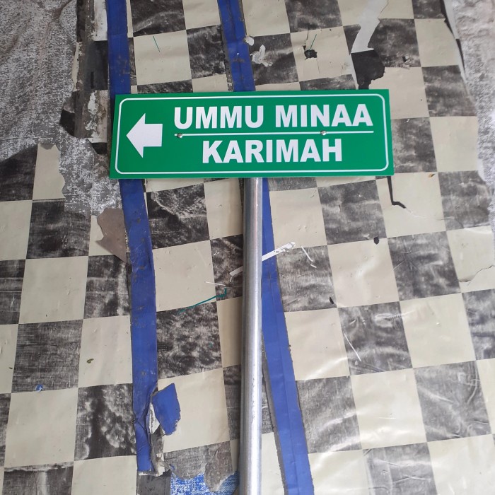 

Kualitas Terjamin Tiang Plang Nama Jalan 200 Cm + 50 X 20 Cm Reflective Scotlite