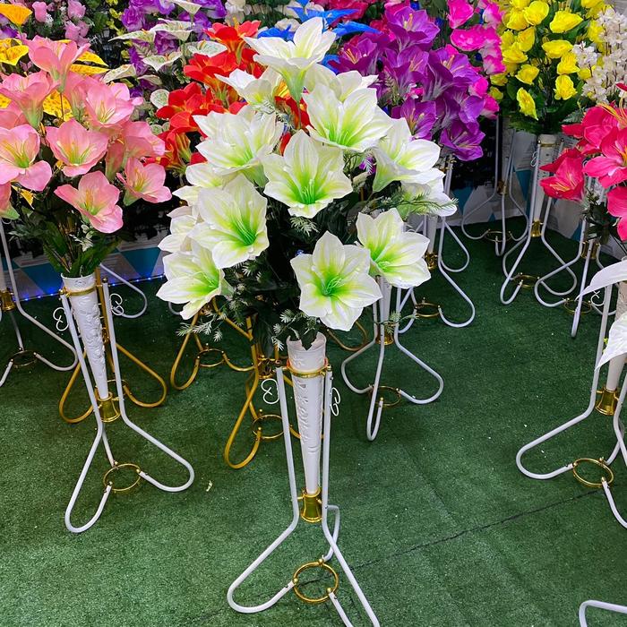 Bunga hias bunga pelastik amarilis 18 kuntum set pot standing besi