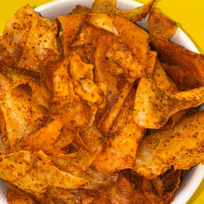 

kripset 500gr keripik singkong / keripik setan pedas gurih cemilan snack best seller