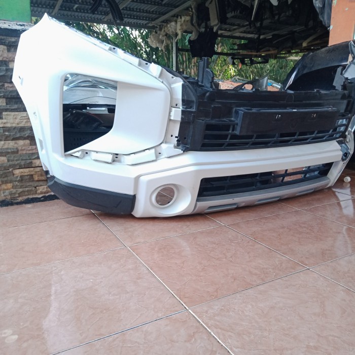 bumper depan xpander cross