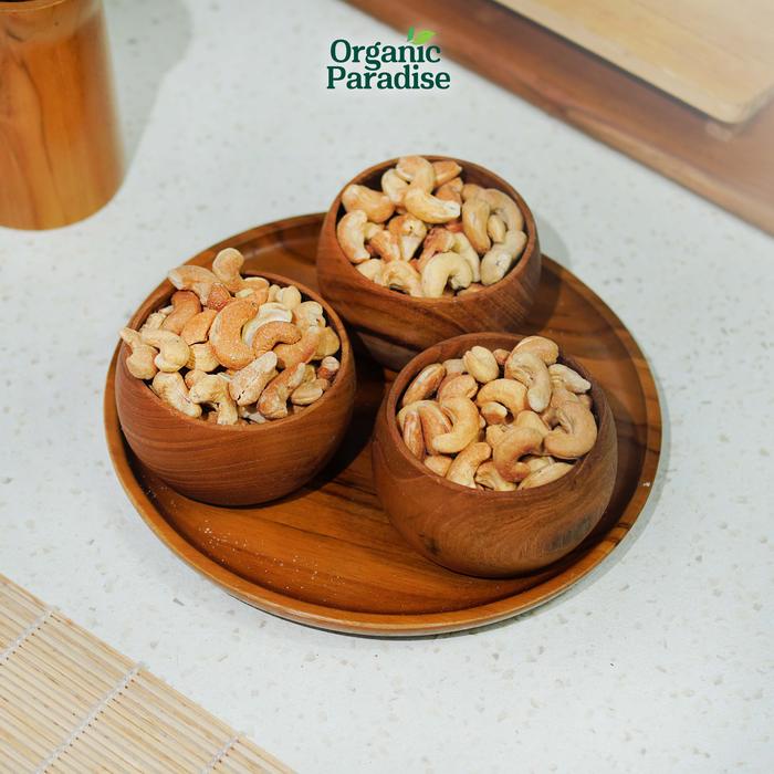 

Kacang Mede Panggang Premium 1 Kg / Roasted Cashew Nuts 1 Kg Premium Organic Paradise Snacks