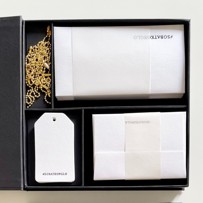 

Exclusive Stationery Wardrobe Box - Personalized - 1 Set 15 pcs/item Kode 945