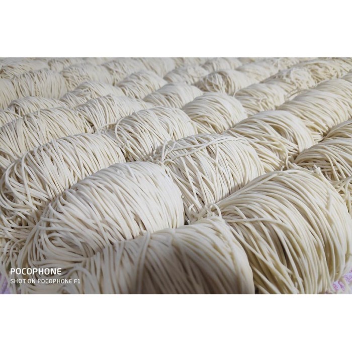 

Ready Grade Sb Telur Bebek/ Mie Mentah / Ramen / Fresh Noodle / Bakmi Mentah