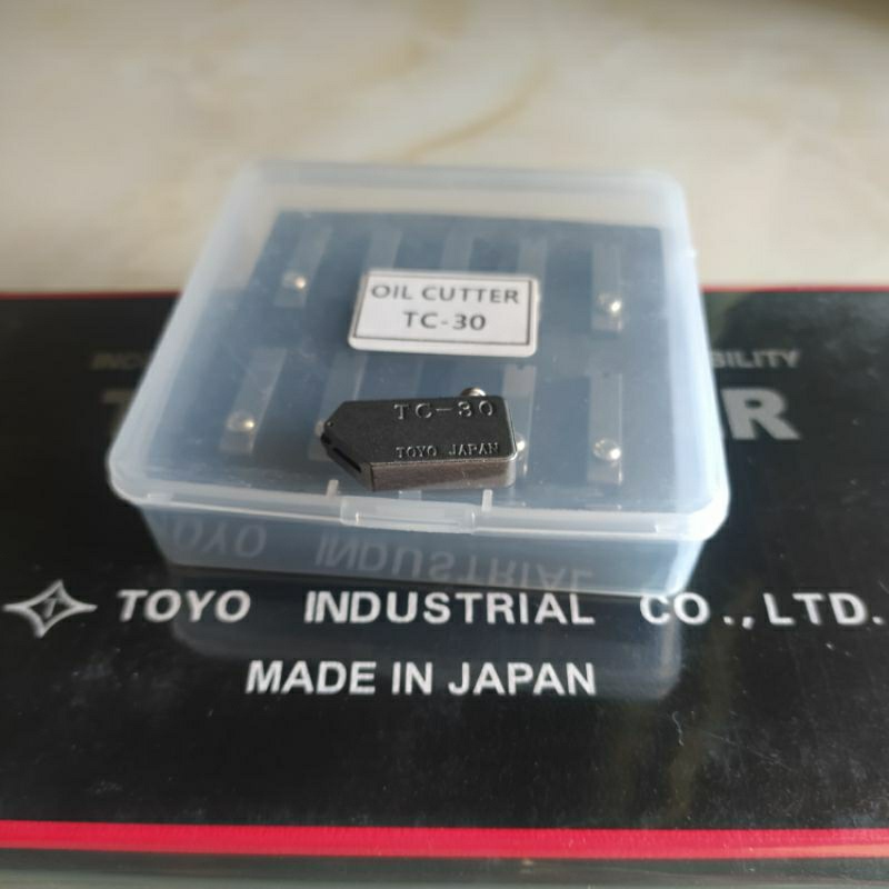 

iK! isi ulang toyo tc 90 tc 30 tc 17 refil mata pisau potong kaca oil glass cutter ,alat potong kaca