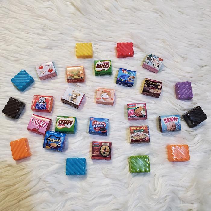 

COKELAT KARAKTER DADU RAINBOW ISI 72PCS (500GR)