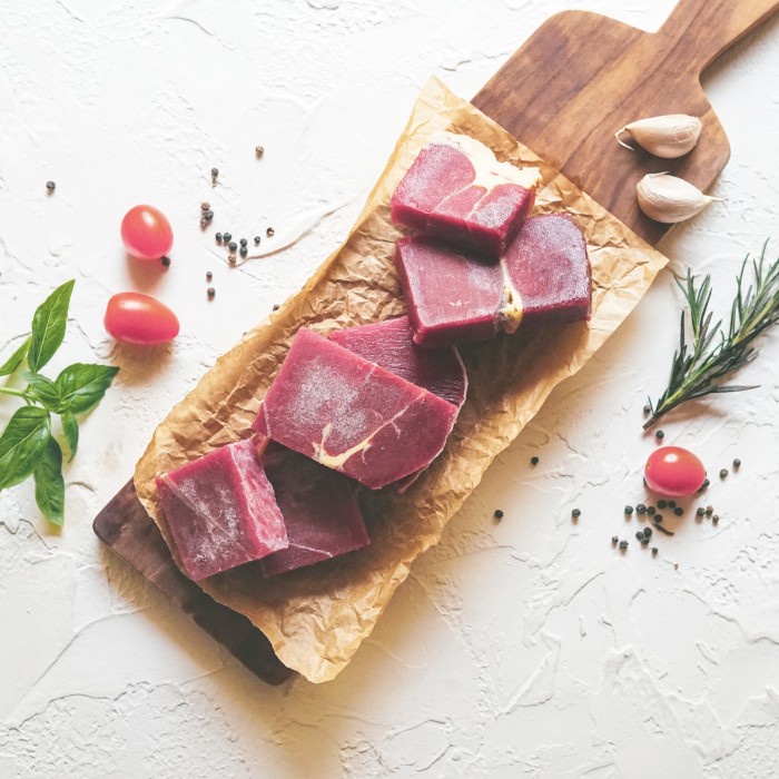

HJK Grass Fed Knuckle (Daging Rendang Grassfed Halal) Frozen 500 gr