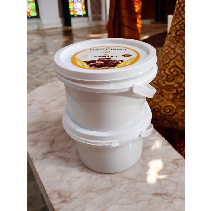 

paket ambyar 2 ember Kurma ember Al Qaasem Manis dan legit Camilan Food Kering Cemilan Snacks berat