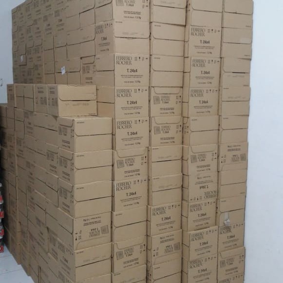 

FERRERO ROCHER T24 ( ISI 24PCS ) COKELAT / FERERO T24 / FERRERO