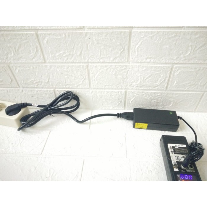 Adaptor Charger Untuk Ringlight 18V 3A