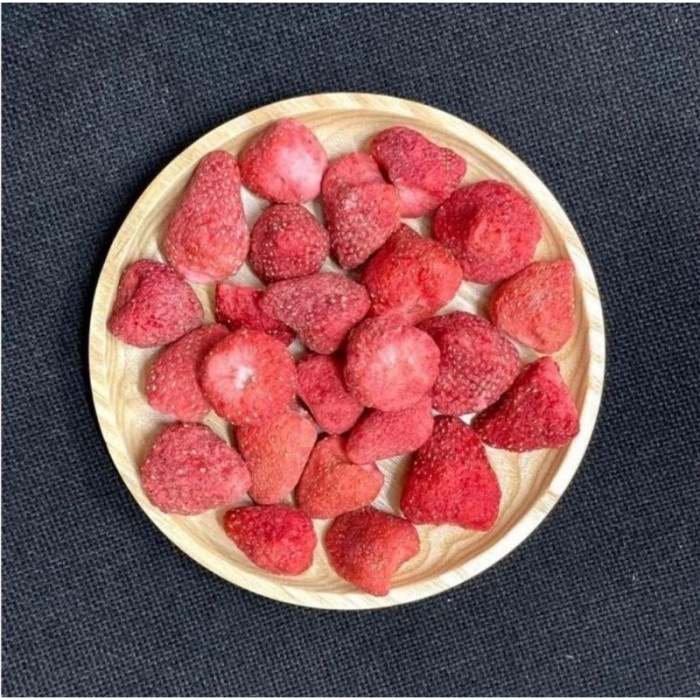 

Nakoci Freeze Dried Strawberry - Snack Buah Kering Stroberi Premium 50Gram