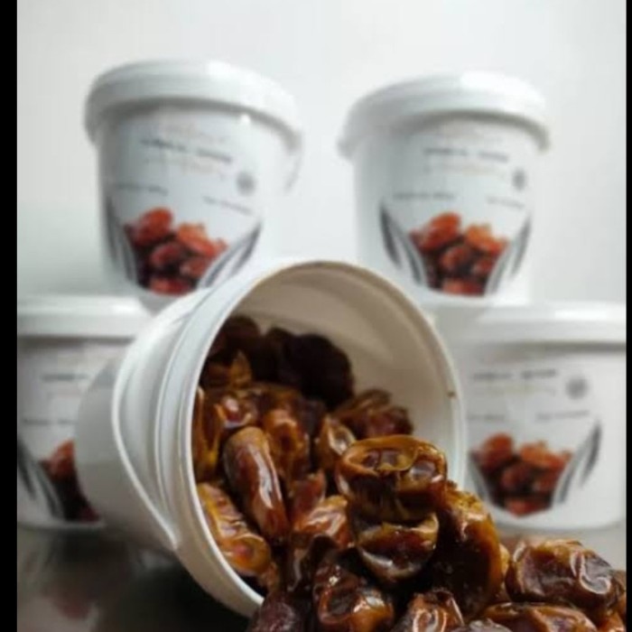 

kurma al qassim ember 850gr free mini gold 0.001gr