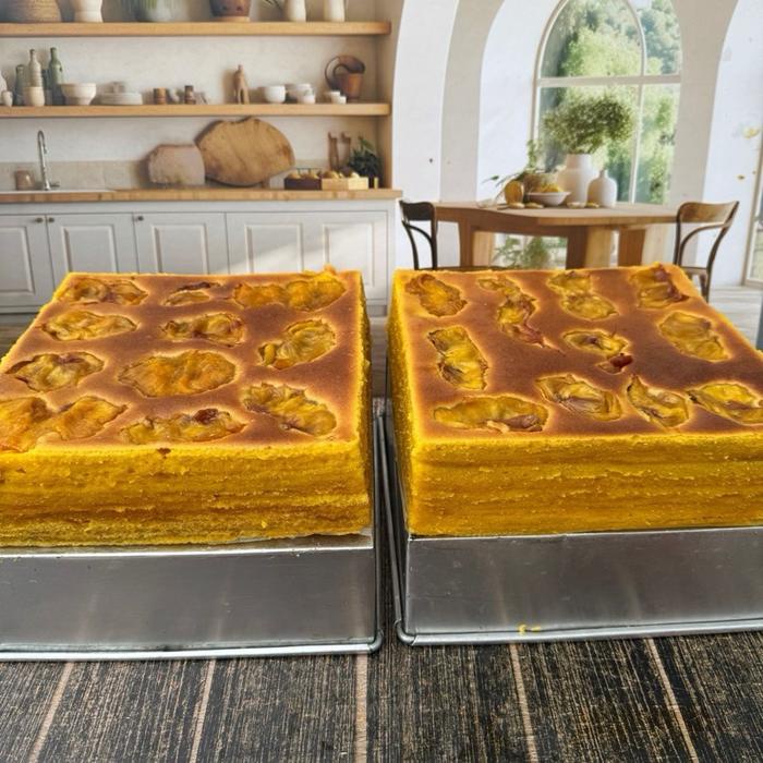 

Kue Lapis legit CEMPEDAK PREMIUM 1 loyang 20x20cm lapis premium daging cempedak asli Food