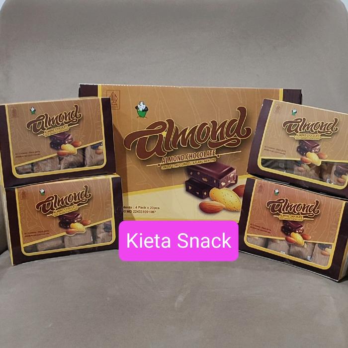 

terbaru !!! (bukan almond dking) coklat compound tobelo almond 1 dus 4 pak@20 pcs ready