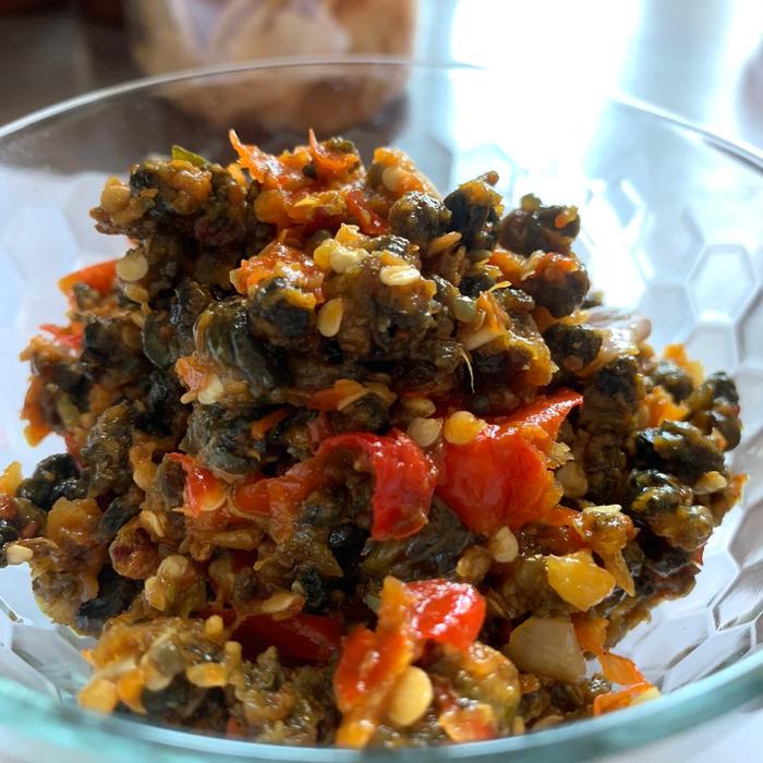 

(Kemasan Baru) SAMBEL TUTUT MAMAH DEUDEUH KEMASANA UNTUK SAMBEL TUTUT PEDAS MANIS GURIH