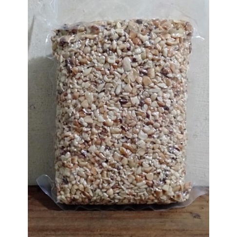 

kacang mede menir 1kg