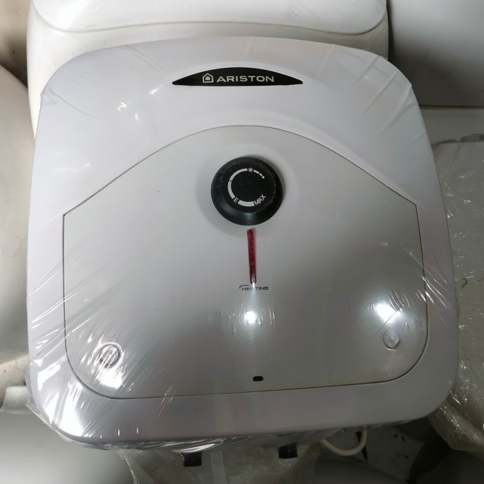 Water Heater Ariston 15Liter Watt kecil Second ORI