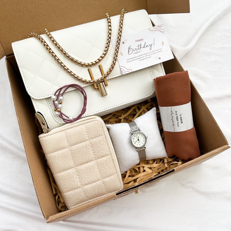 

NEW DEALS [B4343]HAMPERS GIFT BOX LUUNAA BAG KADO ULANG TAHUN CEWEK/KADO ANNIVERSARY/KADO AYANG/KADO