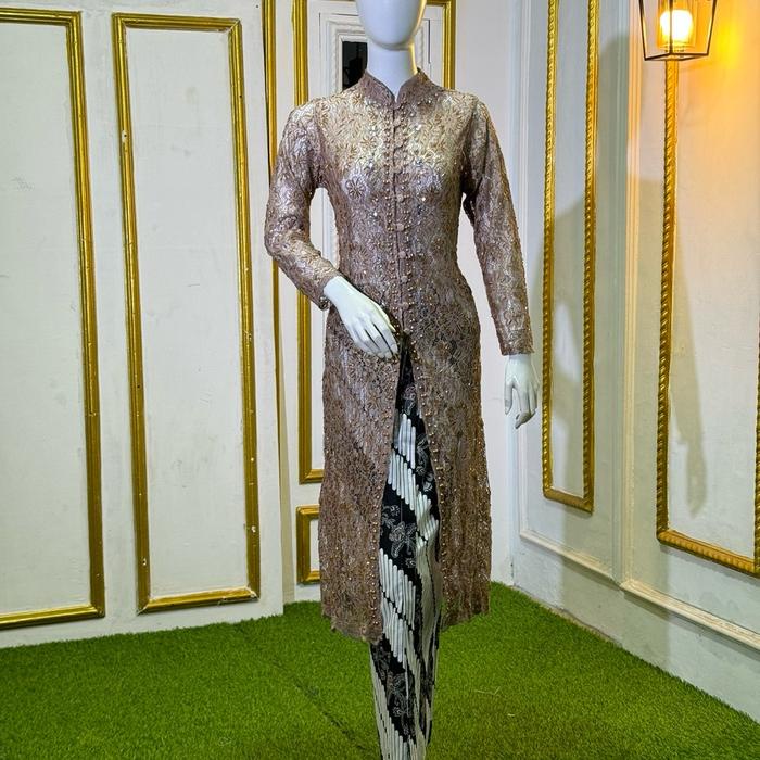Kebaya ibu besan pengantin