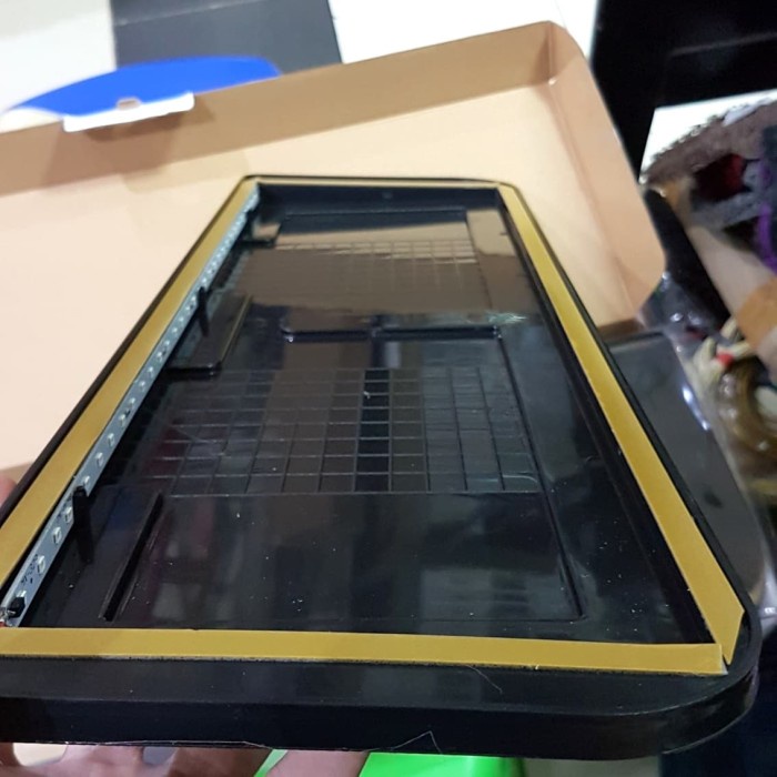 Dudukan/Plat Nomor Mobil Akrilik Izy Lampu 46CM Avanza old