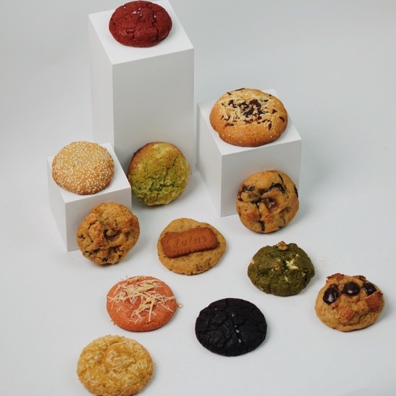 

MEDIUM SOFT BAKED COOKIES - @DIZZY.FUDGY (Mohon baca deskripsi)