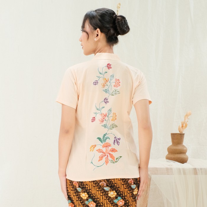 Kebaya Encim Batik Malia Lengan Pendek Meradelima Katun Cream Promo