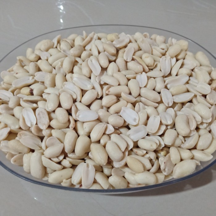 

Kacang Tanah Kupas Mentah (Jumbo 25/29) 1 Kg