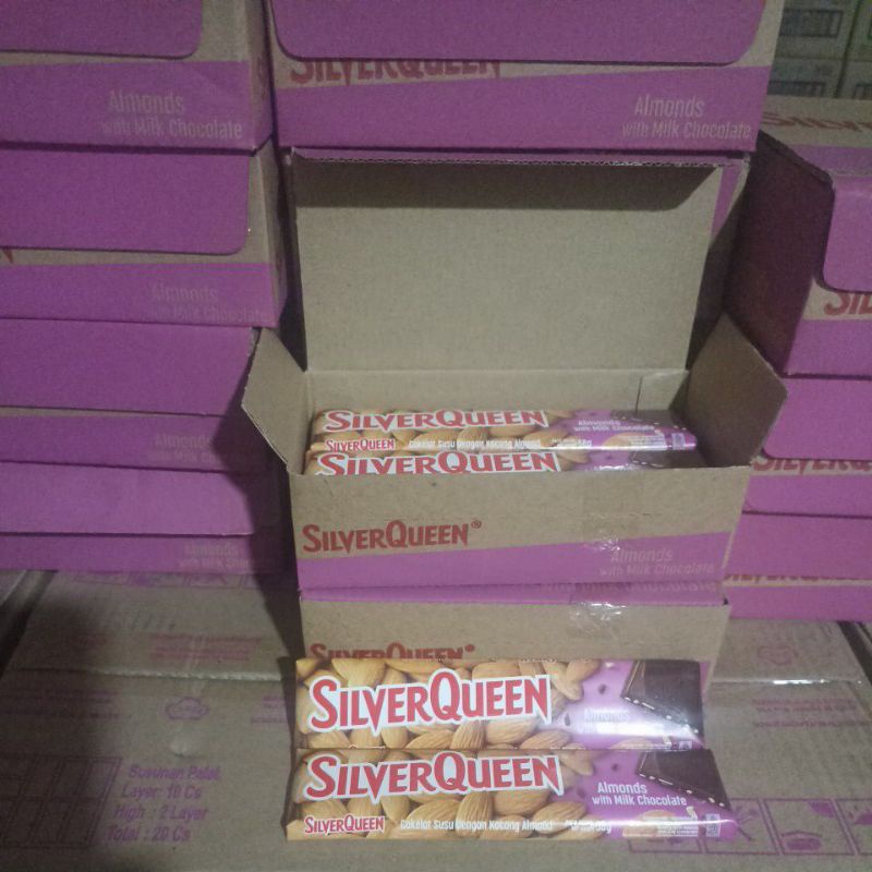 

A Silverqueen Almond/Cashew 55Gr Isi 10 Pcs