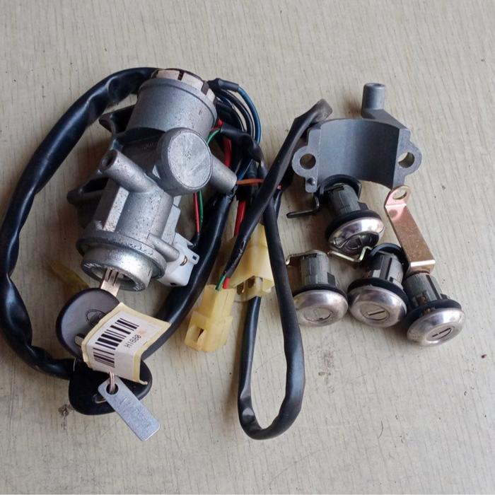 Kunci Kontak Komplit Hyundai Arya Key Set Assy Hyundai Arya Kode 059