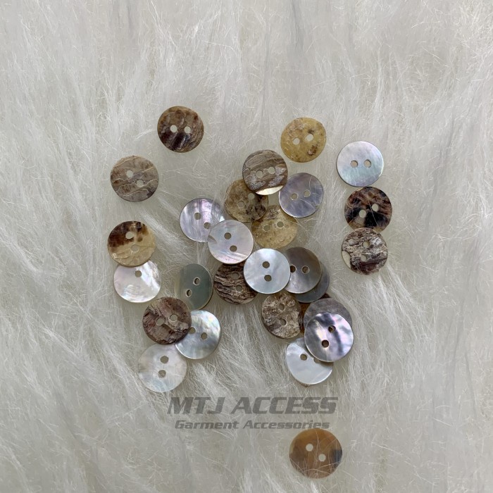 

Kancing Kerang 144 pcs Ukuran 16 (1cm)
