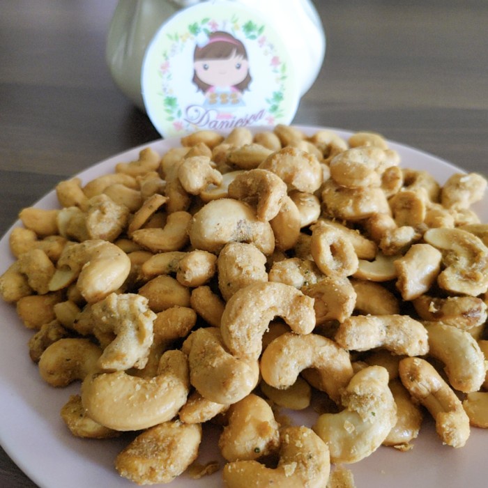 

500gr kacang Mede SUPER crispy gurih , renyah , enak